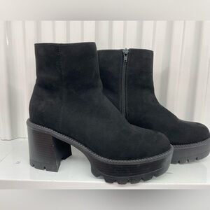 Wild Pair Black Platform Boots Size 8